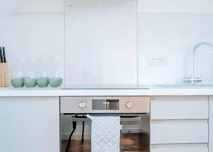 Mayfield Three - Central Harrogate Apartment
